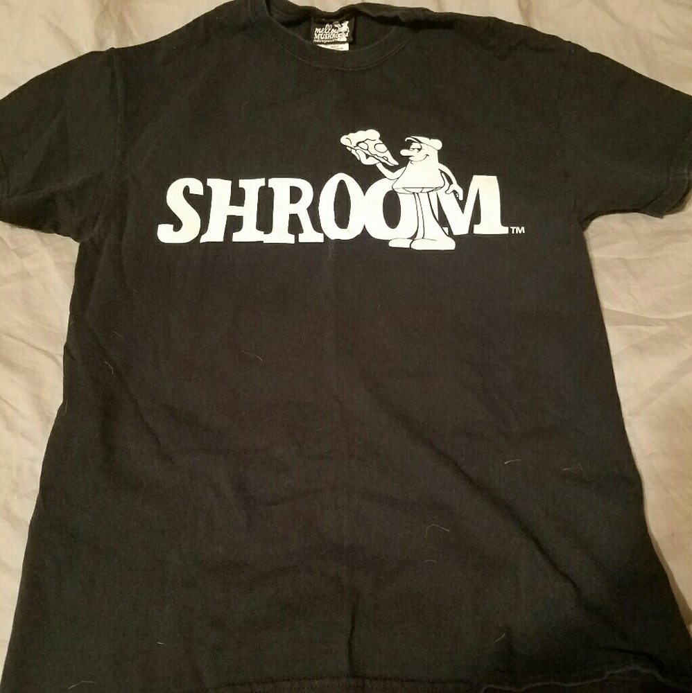 Mellow Mushroom Crew shirt